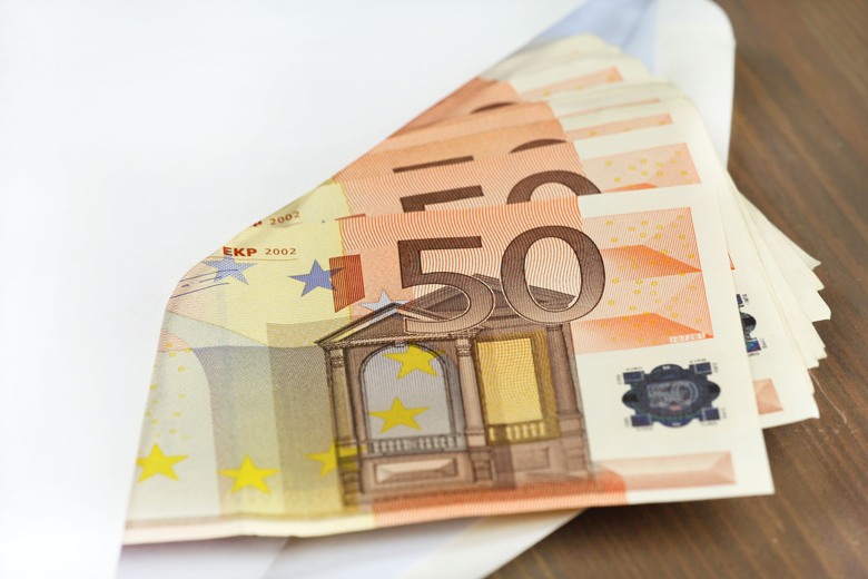 Aplokšņu algu maksātājiem rosina piespriest līdz 2100 eiro sodu