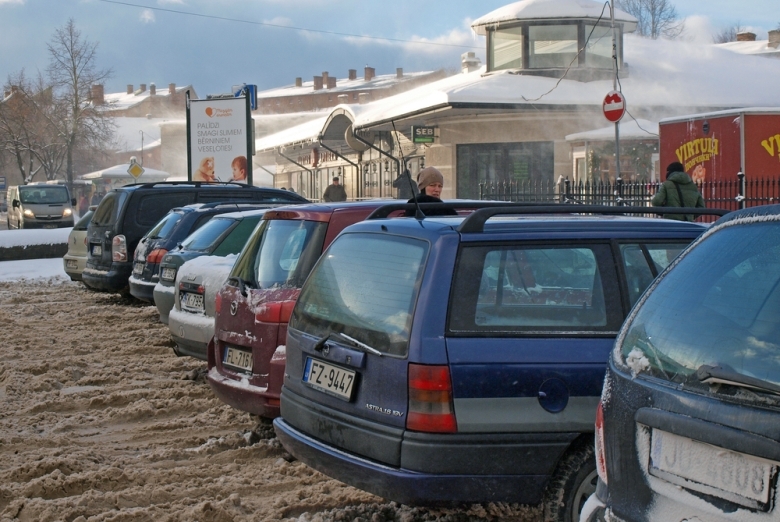 Latvijā janvārī pirmreizējo reģistrāciju veic par 15,9% mazāk vieglo automašīnu