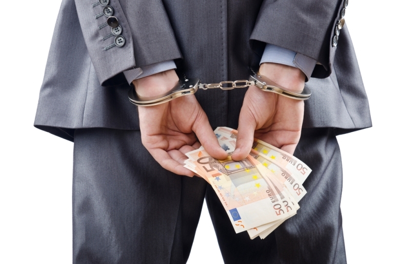 Saeimas komisija strādās pie grozījumiem bargākai banku sodīšanai naudas atmazgāšanas jomā