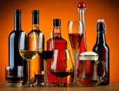Miljardi eiro un desmitiem tūkstošu darbavietu: zaudējumi no viltotā alkohola Eiropā