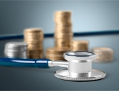 "If Apdrošināšana" atklāj krāpšanos ar viltotiem čekiem par medicīnas pakalpojumiem