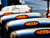 Jaungada naktī ''Taxify'' plāno celt cenas, Rīgas dome brīdina šoferus par sodiem