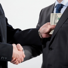 Ārvalstu investori Latvijā bažījas par korupciju publiskajos iepirkumos