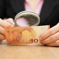 Latvijā pērn atklāts vairāk viltotu banknošu