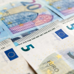 Plānots palielināt minimālo algu līdz 620 eiro